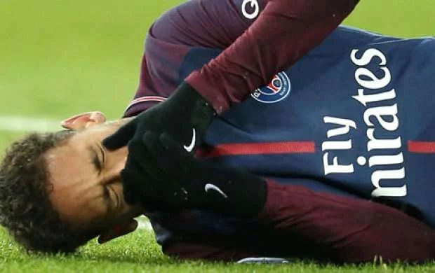 Neymar meydanda ağladı - FOTO 