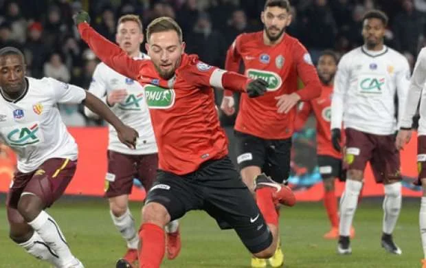 III divizion klubu kubokun yarımfinalında 