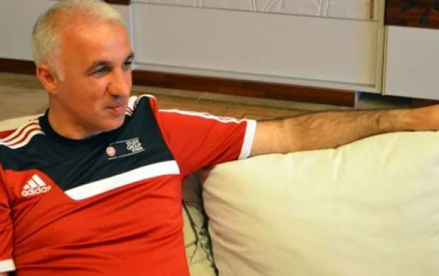 Arif Əsədova fəxri ad verildi 