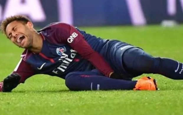 Neymar əməliyyat olundu 
