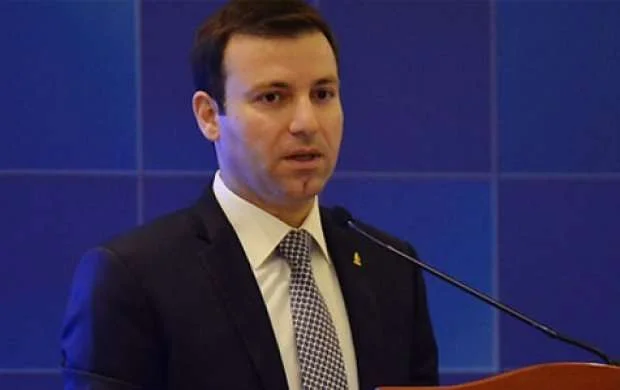 Email ünvanını deyin, cənab baş katib 