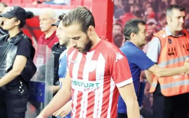 Qurban Qurbanovun milliyə çağıracağı futboçu zədələndi 