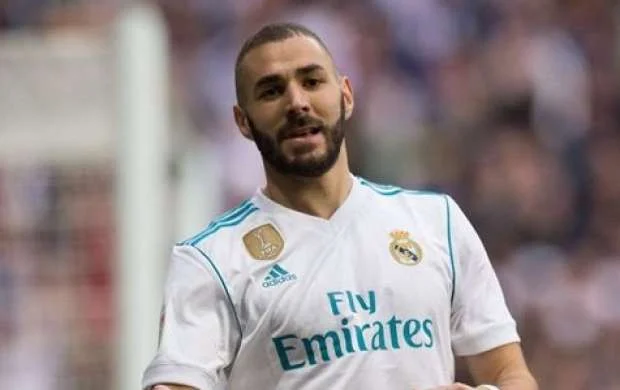 "Real" ulduz futbolçusu ilə vidalaşır 