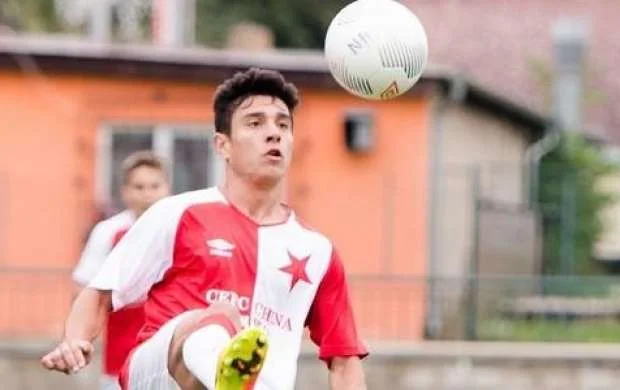Azərbaycanlı futbolçu Çexiyada dubl etdi 