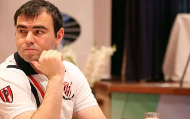 "Şah" qalib gəldi, şansını son tura saxladı 