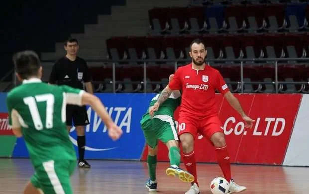 Çempionun bombardiri: "Burda qalmağın tərəfdarıyam" 