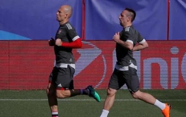 "Bavariya" 34 və 35 yaşlı futbolçularla müqavilə bağlayır 