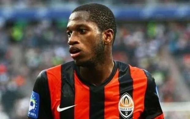 Mançester nəhəngləri bu futbolçu uğrunda savaşır 
