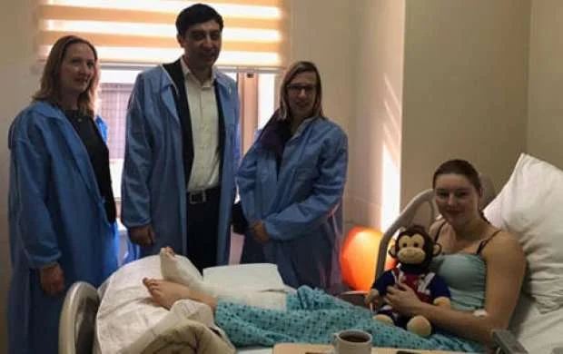 Fərid Qayıbov zədəli Böyük Britaniya gimnastını ziyarət etdi 