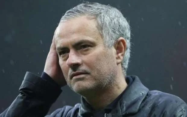 Mourinyo: "Mançester Siti"nin yerinə olsaydım üzülərdim" 