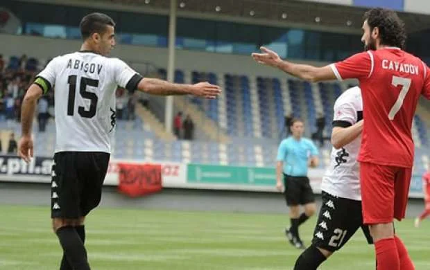 Vaqif Cavadovla Ruslan Abışov arasında qalmaqal 