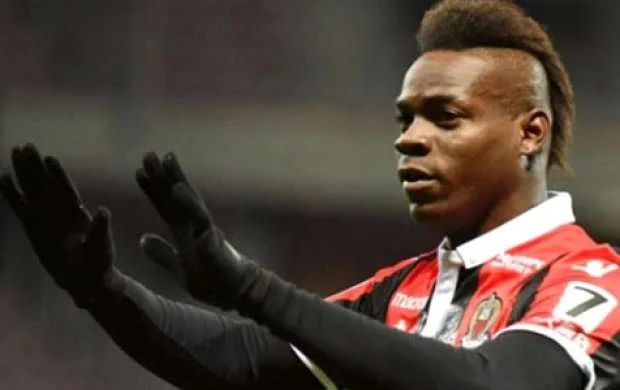 Balotellinin ağır söyüşü kameraya düşdü 