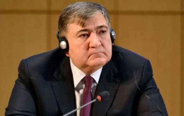 Fazil Məmmədov istefa verdi 