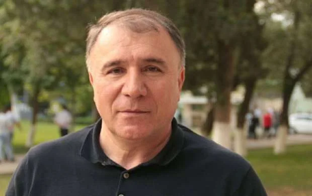 İsgəndər Cavadov: "Kəpəz" Premyer Liqada qala bilər" 