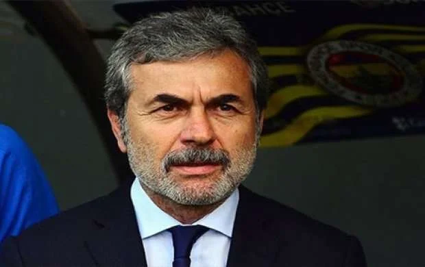 "Fənərbaxça"nın baş məşqçisi istefa verdi 