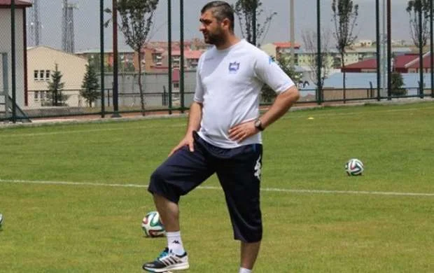 Adil Şükürov: "Zirə"yə ikinci dərəcəli komanda kimi yanaşırlar" 
