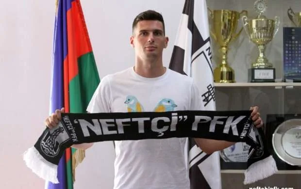 Braliç rəsmən "Neftçi"də - FOTO 