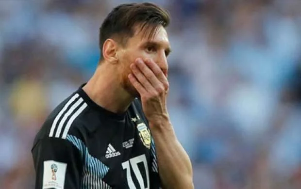 Messi baş məşqçidən tələb etdi: "Bu futbolçular heyətdən kənarlaşdır" 