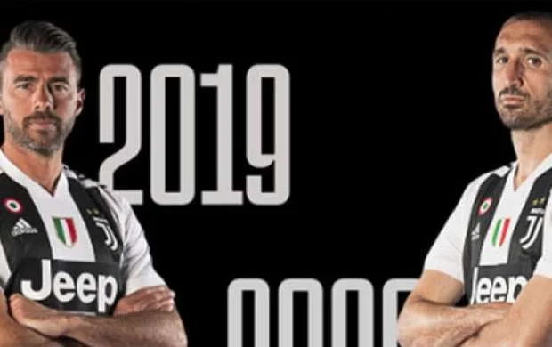 "Yuventus" təcrübəli futbolçuları ilə müqaviləni uzatdı 