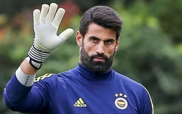 "Fənərbaxça" Volkan Dəmirəllə bağlı qərarını verdi 