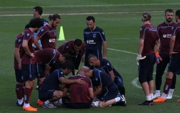 Ramil Şeydayevin "Trabzonspor"dakı əsas rəqibi sıradan çıxdı 