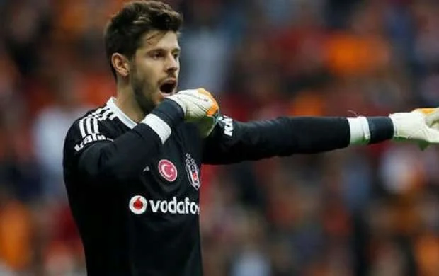 "Beşiktaş" qapıçısını 7 milyon avroya satdı 