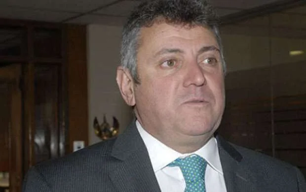 Federasiya prezidenti istefa verdi 