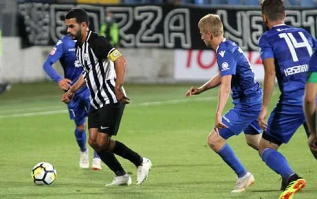 Emin Mahmudov: "Topu ona ötürməliydim" 