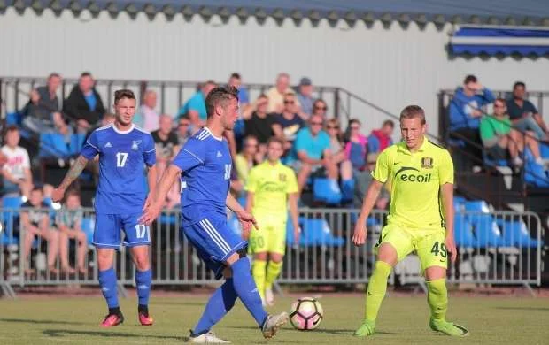 Futbolçularımız oynadı, komandaları uduzdu 
