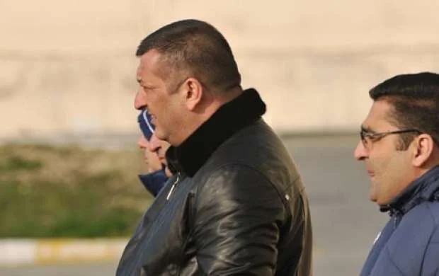 Zaur Axundov futbolçuların maaşını kəsdi 