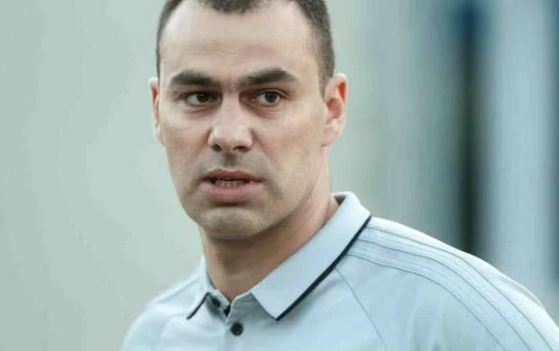 "Sürüş evinizə, bədən tərbiyəsi müəllimi" 