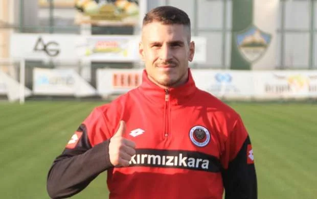 Yığmamızın forvardı oynadı, qələbəyə sevindi 