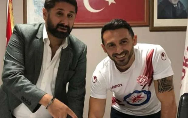 Sabiq "Xəzər Lənkəran"lı 40 yaşında futbola qayıtdı 