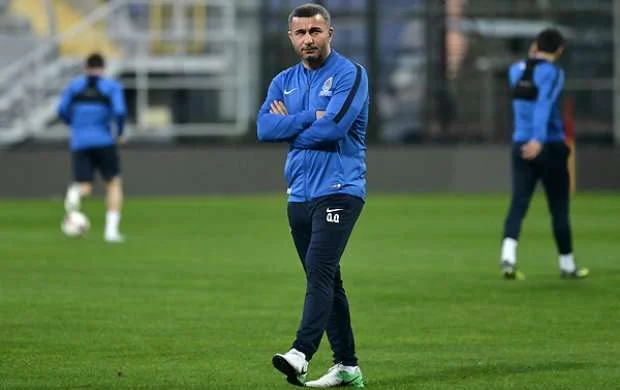 Qurbanov Kosovonun baş məşqçisini qabaqlayacaq 