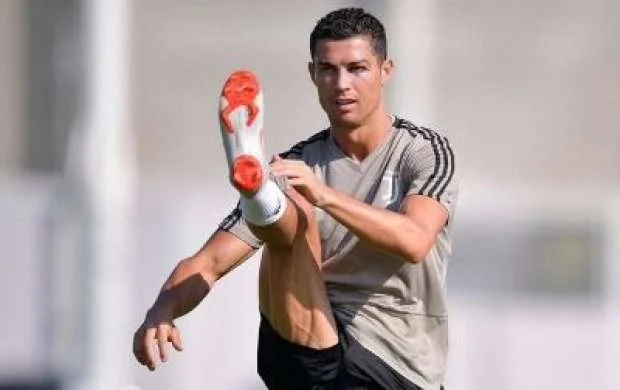 Ronaldonun gözünün altını qaraltdılar - FOTO 