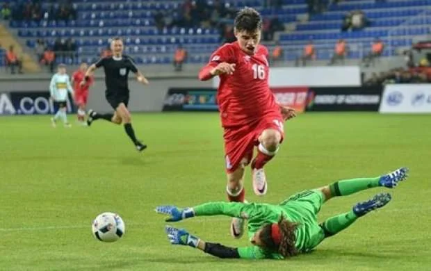 Almaniyada klubunu dəyişdi, millimizdən ayrıldı 