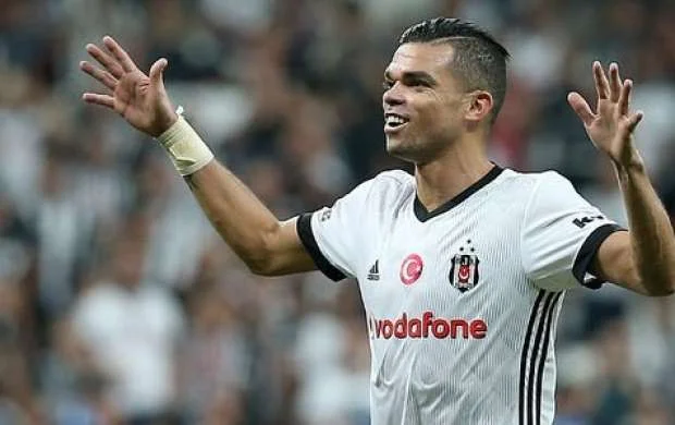 Türkiyə Super Liqasının ən çox maaş alan futbolçuları - SİYAHI 