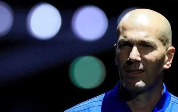 Zidan qərarını açıqladı: geri dönür 