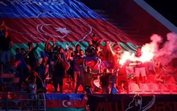 Azərbaycanlı azarkeşlər Maltada həbs olundu - QALMAQAL 