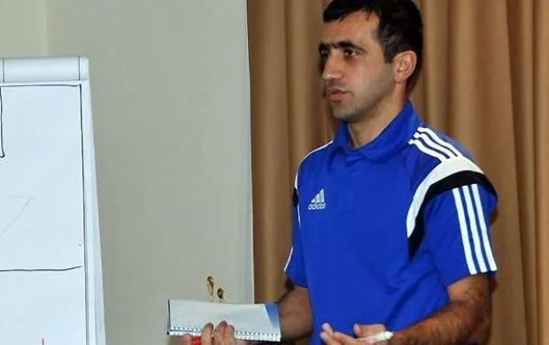 "İnqilab"ın övladı Stuxlik və qabarıq İnqilab portreti...  