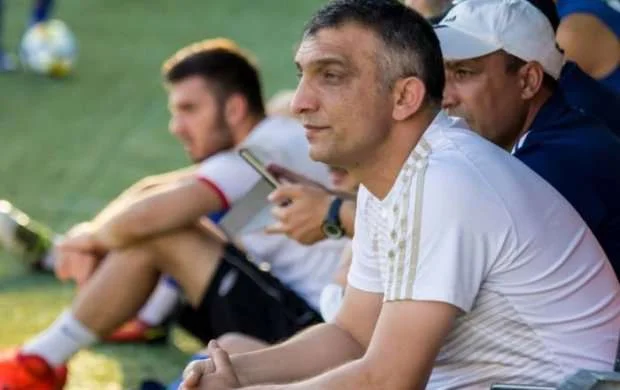 Elşad Əhmədov: "Paltardəyişmə otağını səhv salmışdım" 