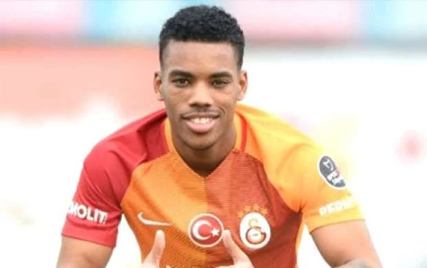 "Qalatasaray" futbolçusunu 15 milyon avroya Premyer Liqaya satır 