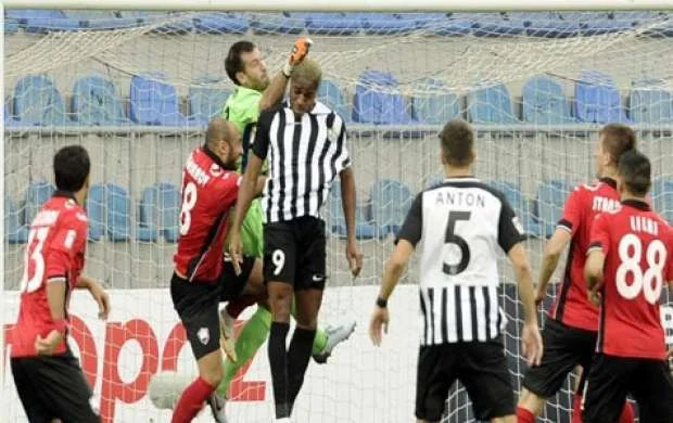 "Qəbələ" uğursuzluğa son qoydu, "Qarabağ"dan tək qolluq qələbə 