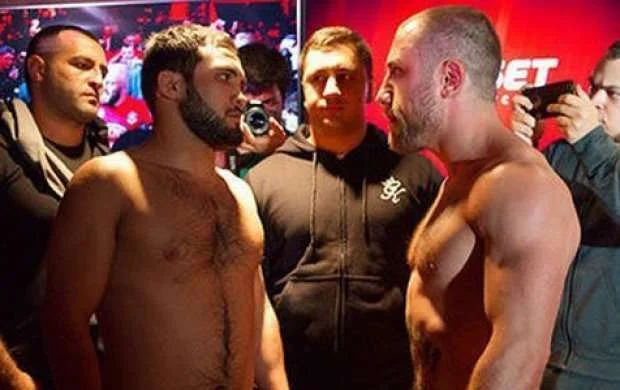 Azərbaycanlı MMA döyüşündə rusiyalıya qalib gəldi - VİDEO 
