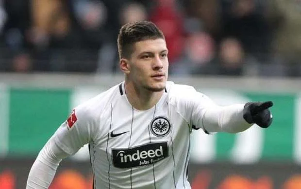 20 yaşlı futbolçu Bundesliqada tarix yazdı 