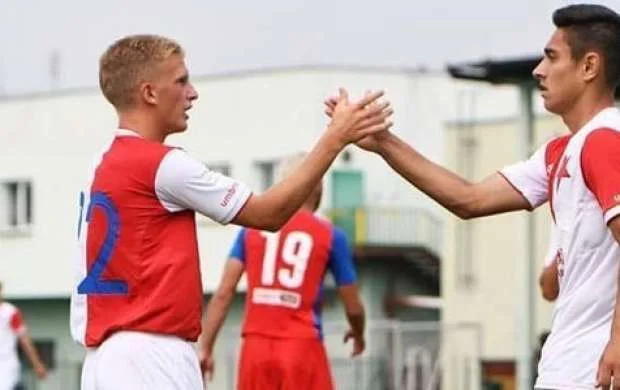 Azərbaycanlı futbolçu Çexiyada dub etdi 