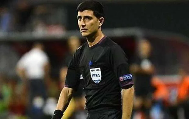 Əliyar Ağayev Avroliqa oyununda 4 futbolçunu cəzalandırdı 