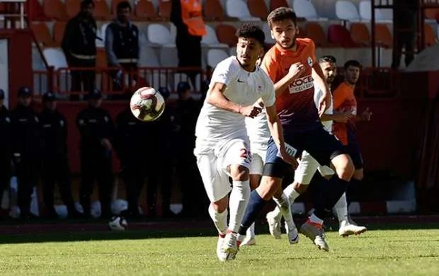 Milli futbolçumuz mərhələ adladı 