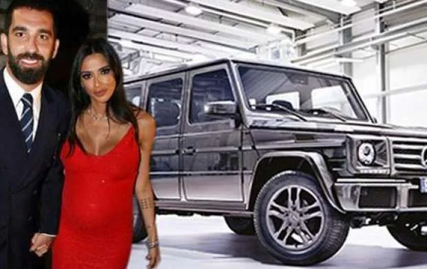 Arvadına 2 milyonluq "Gelandewagen" aldı 
