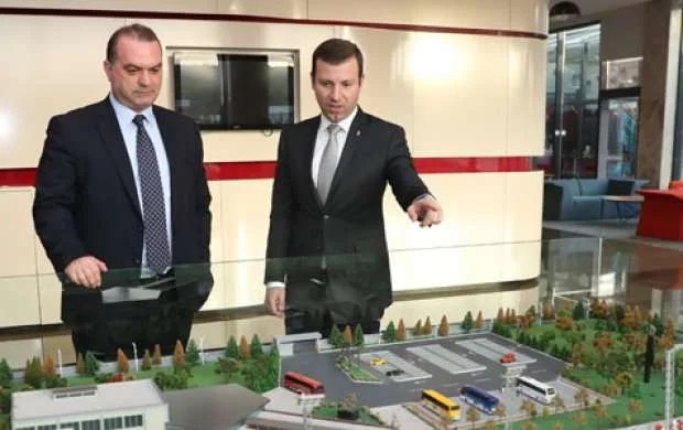Danışan şəkillər, danışmayan Məmmədov 